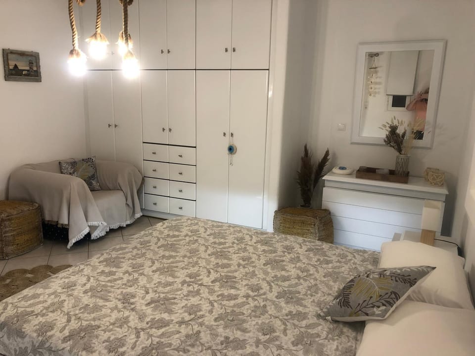 Bed, wardrobe