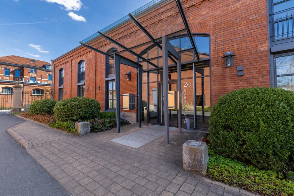 Property building, Facade/entrance