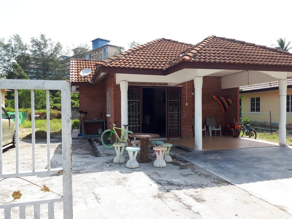 Property building, BBQ facilities, Parking