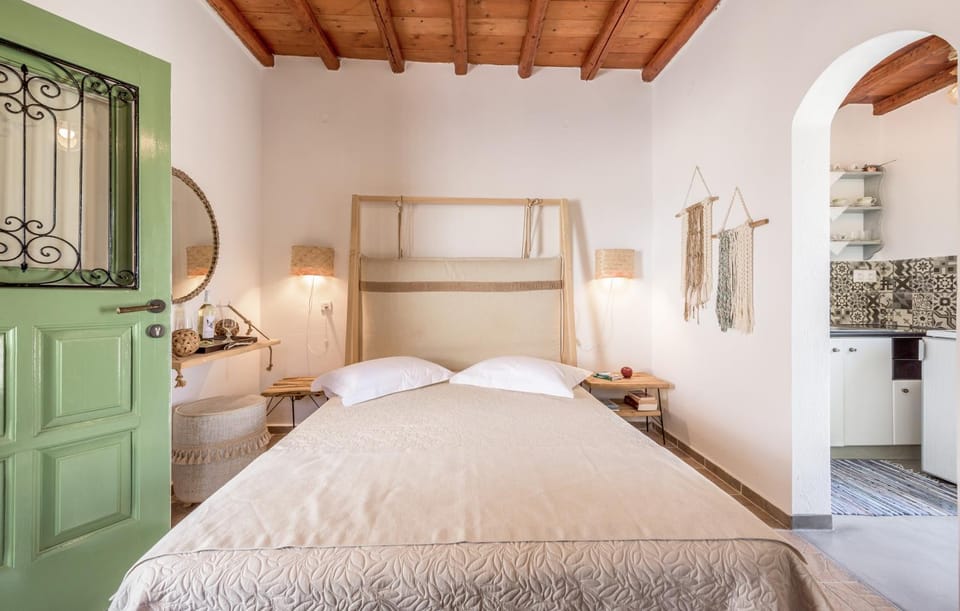 Ralaki Cottage House in Milos