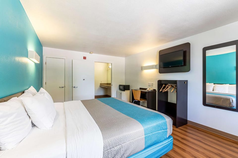 TV and multimedia, Photo of the whole room, Seating area, On site