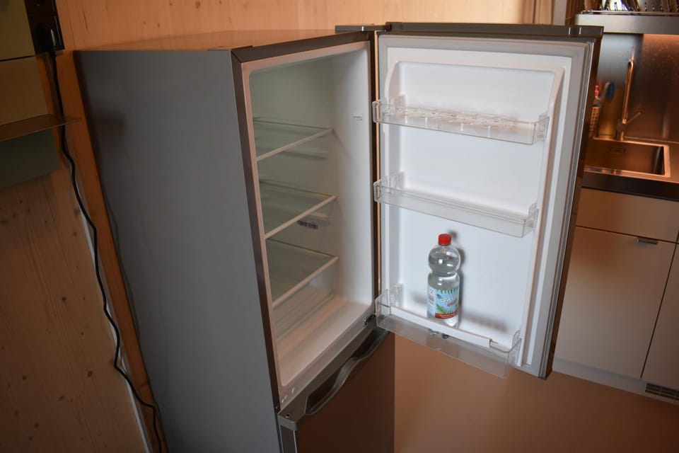 Kitchen or kitchenette, oven
