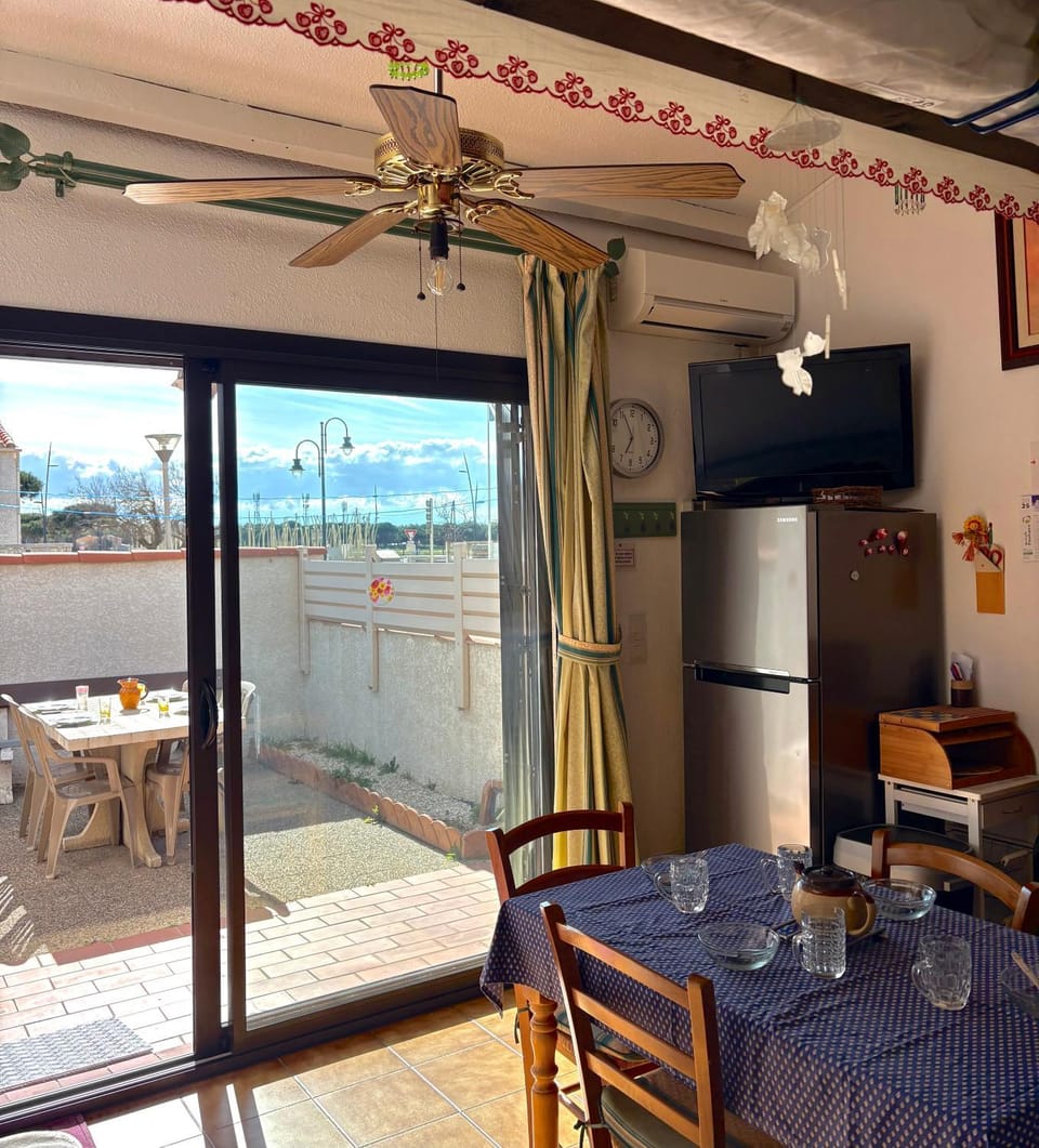 Maison 4 personnes terrasse accès direct à la plage 4JM6 Apartment in Le Barcarès