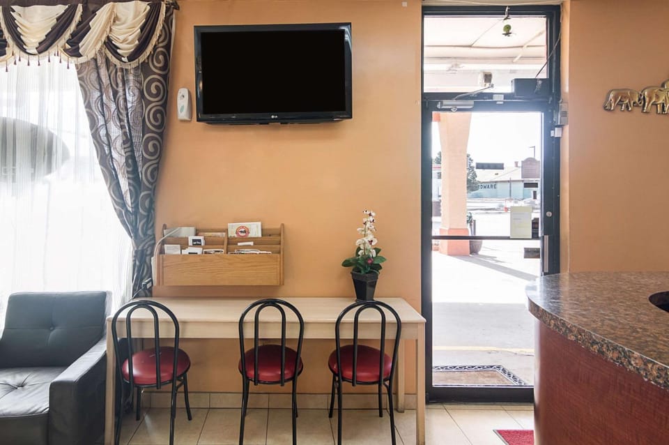 Lobby or reception, On site