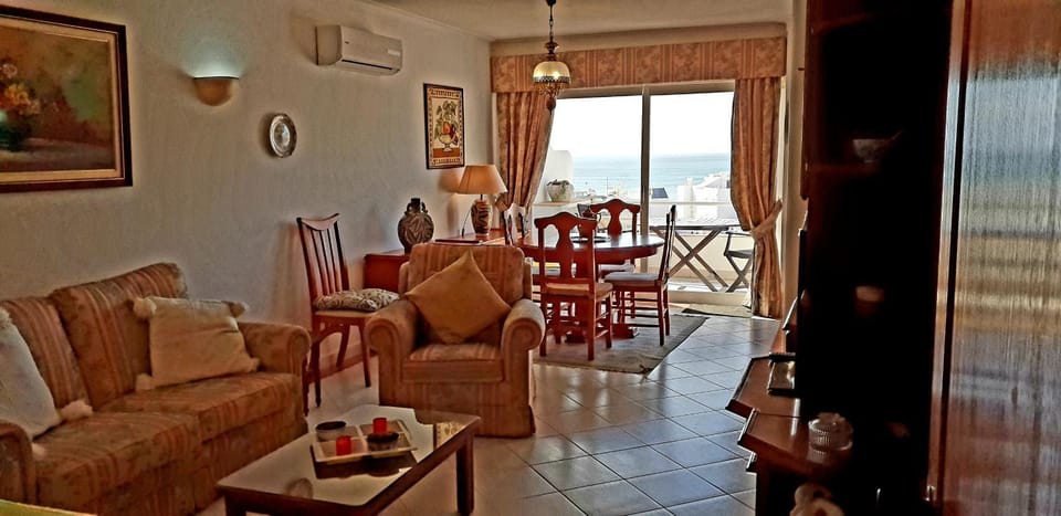 TV and multimedia, Living room, Dining area
