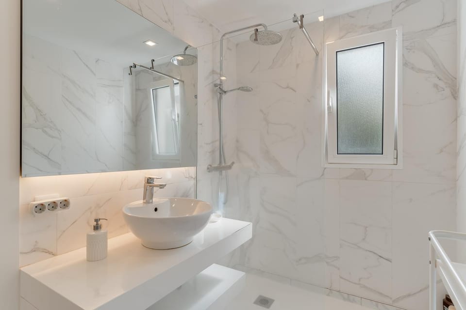 Shower, Bathroom, Bath, towels
