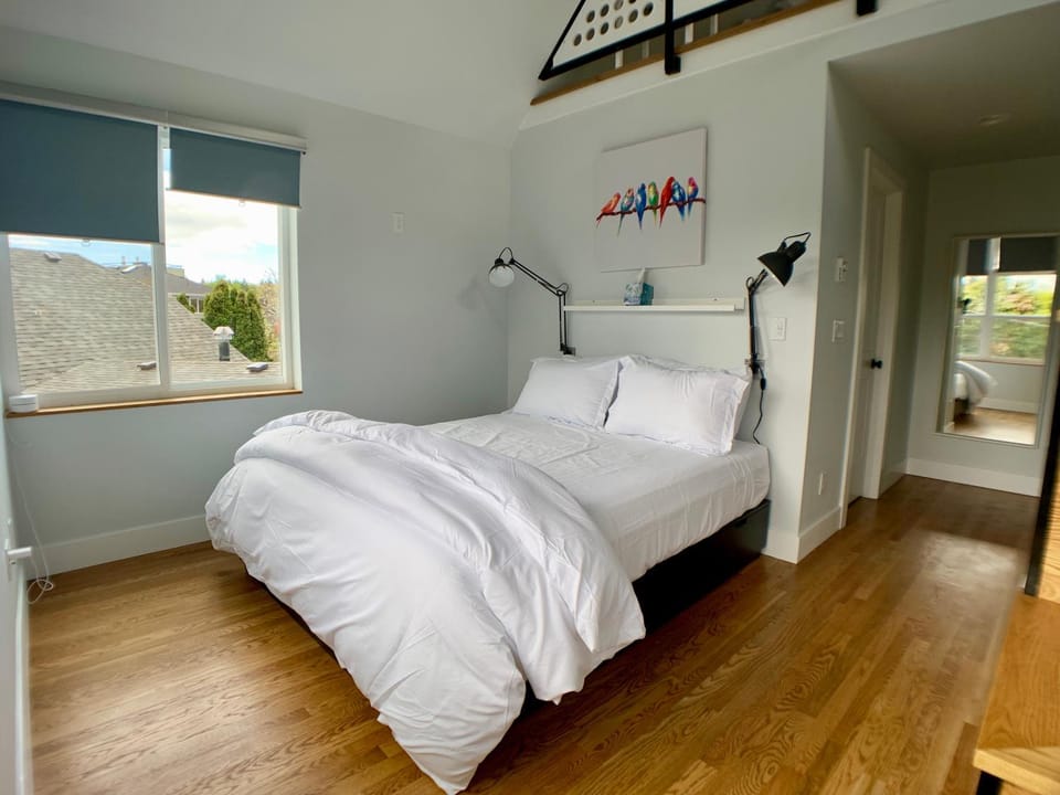 Birdhouse on Green Lake Apartment in Green Lake