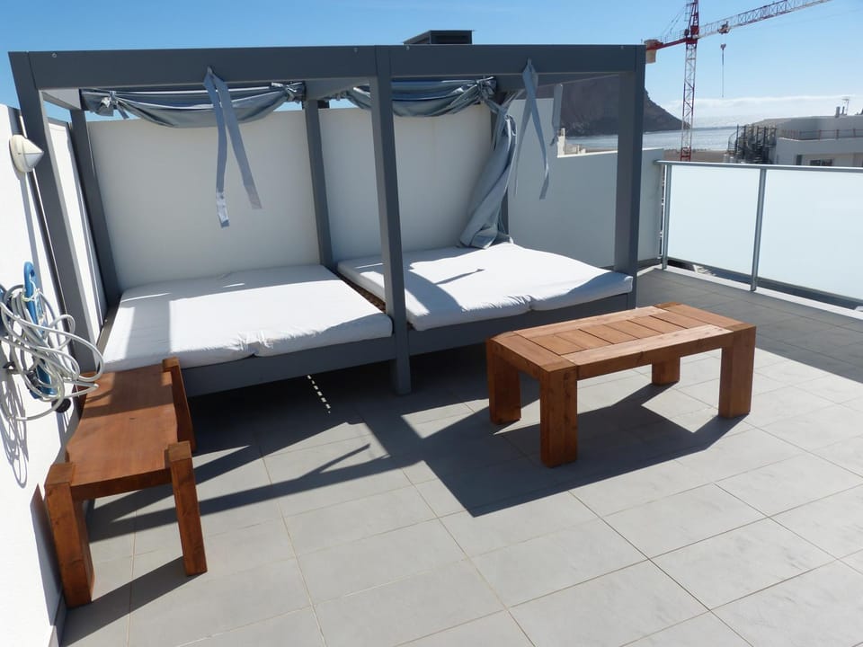 Balcony/Terrace, Area and facilities