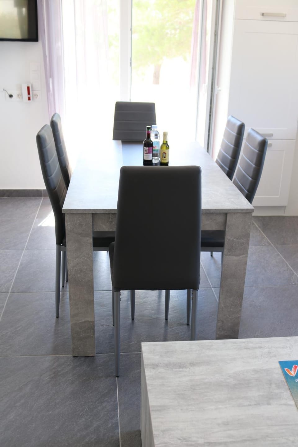Seating area, Dining area