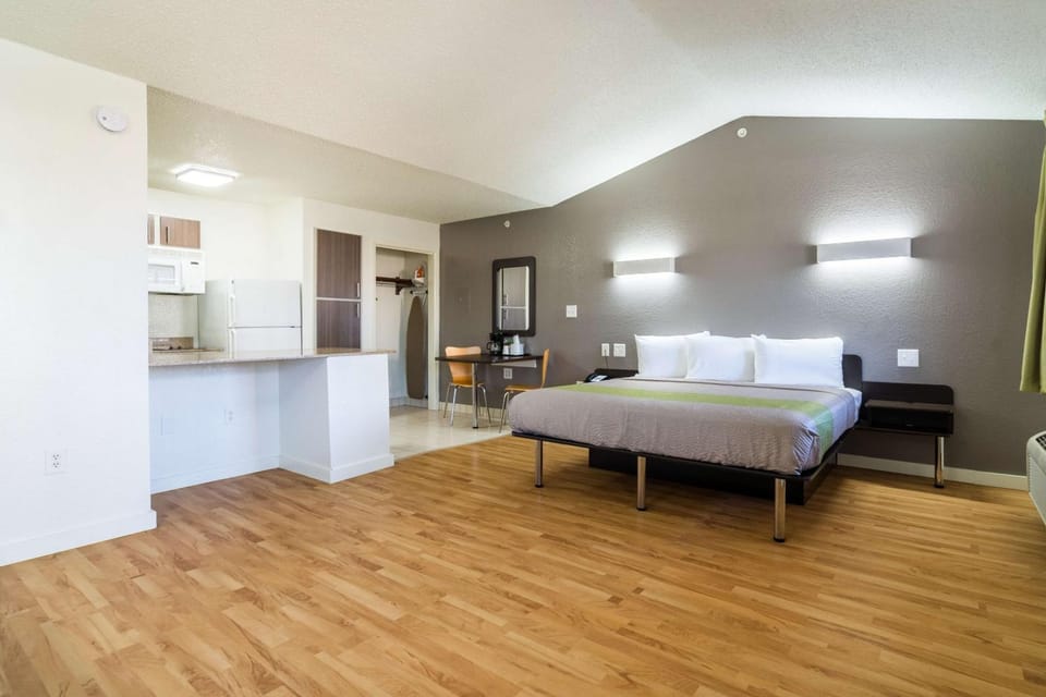 Photo of the whole room, On site
