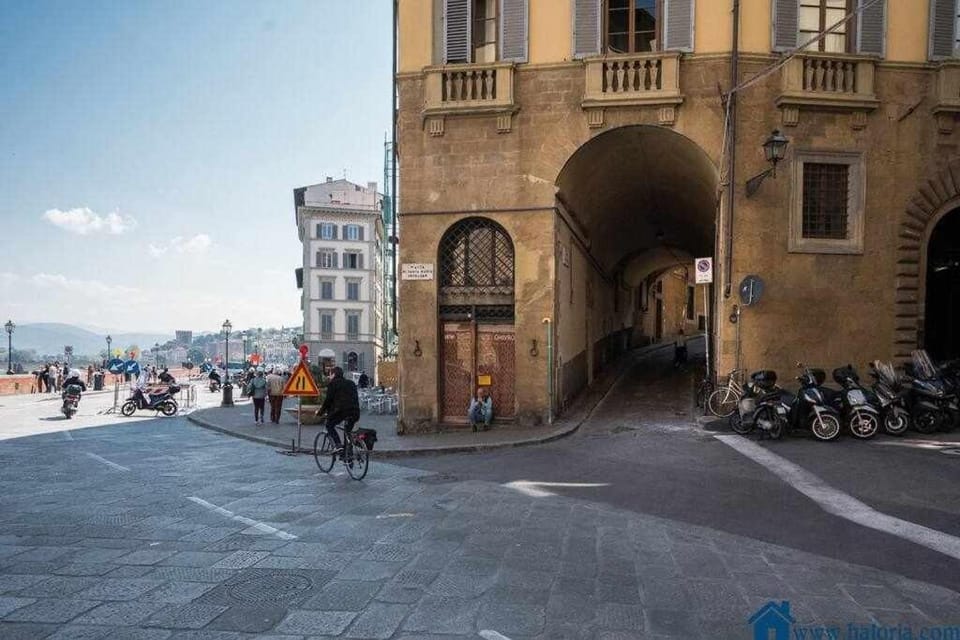 Rossini Apartment With private Entrance Apartment in Florence