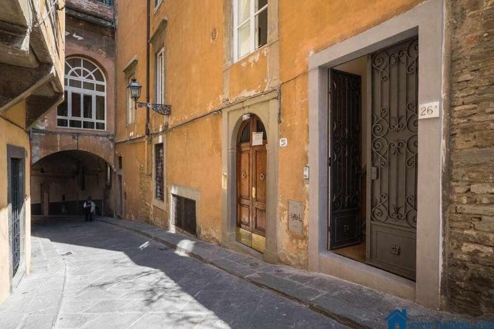 Rossini Apartment With private Entrance Apartment in Florence