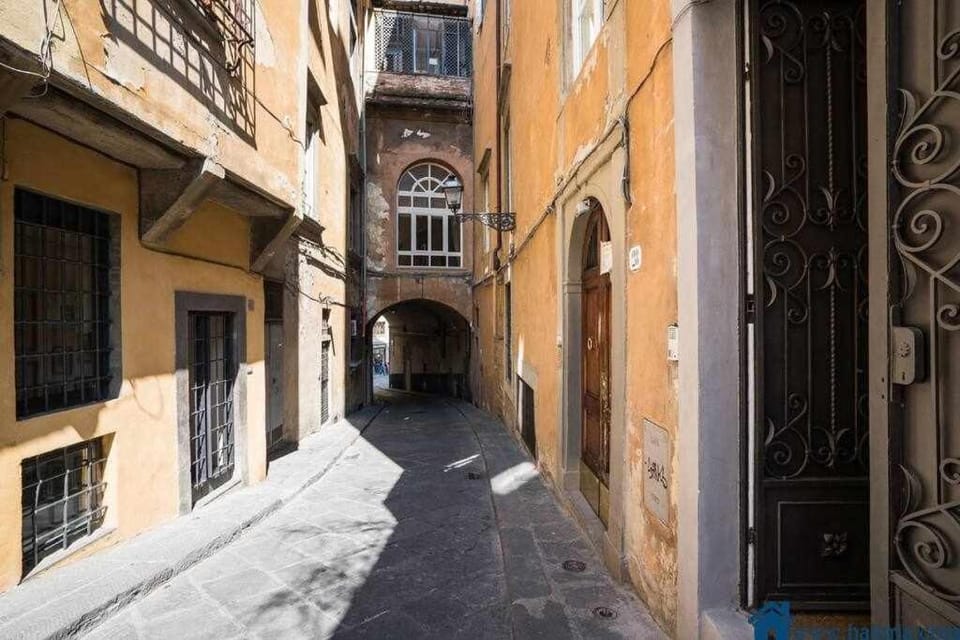 Rossini Apartment With private Entrance Apartment in Florence