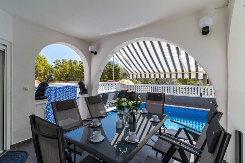 Balcony/Terrace, Swimming pool