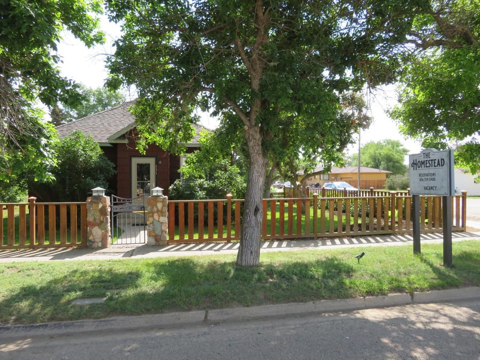Facade/entrance, Property logo or sign, Street view