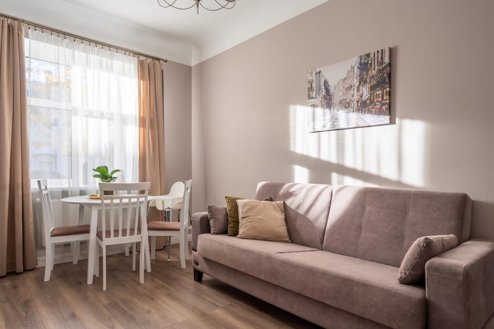Living room, Seating area, Dining area