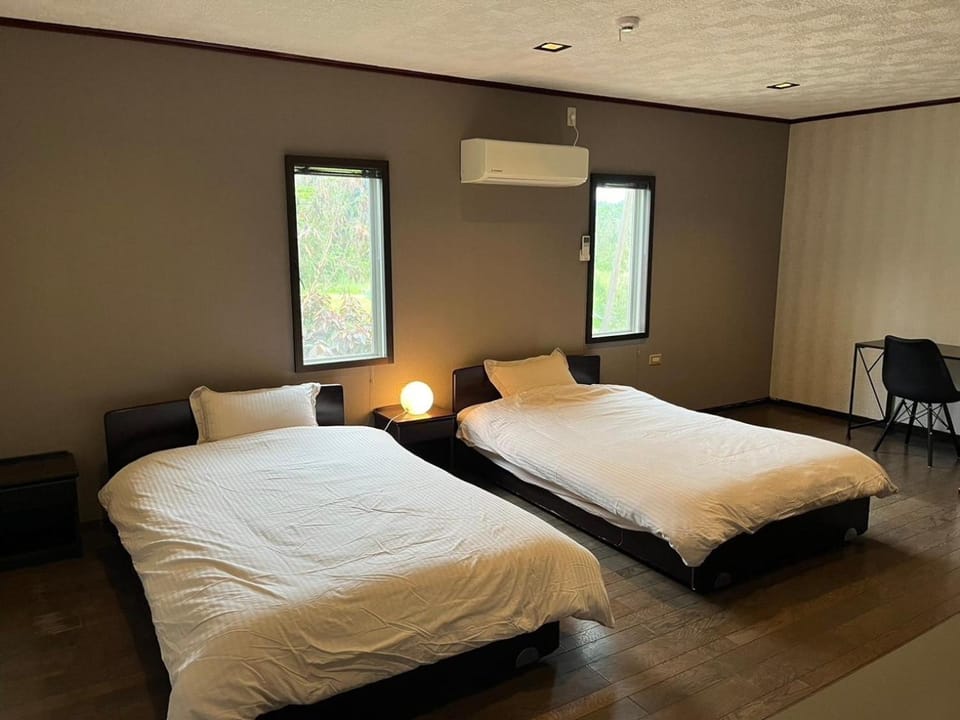百合ヶ浜ビーチハウス Bed and Breakfast in Japan