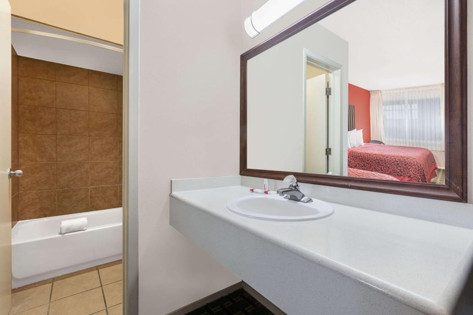 Bathroom, Photo of the whole room, On site