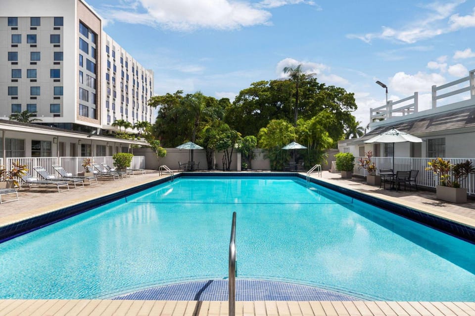 Swimming pool