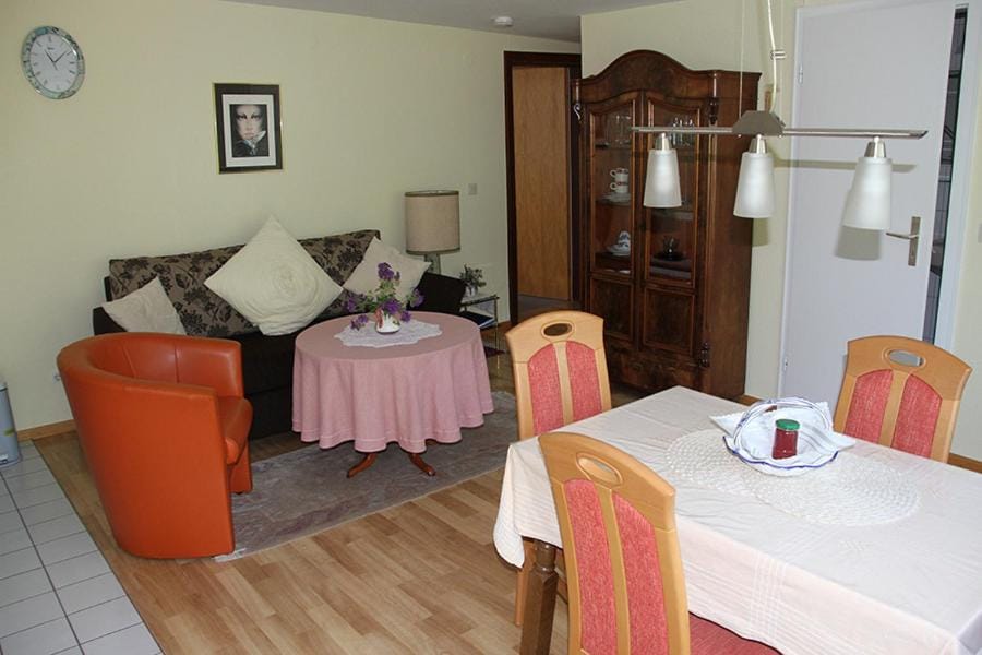 Kitchen or kitchenette, Living room, Decorative detail, Seating area, Dining area