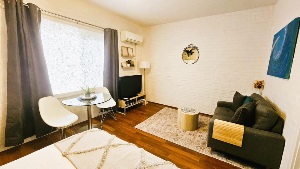 Cozy Corner M106 Studio Apartment near Kings Park Apartment in Perth