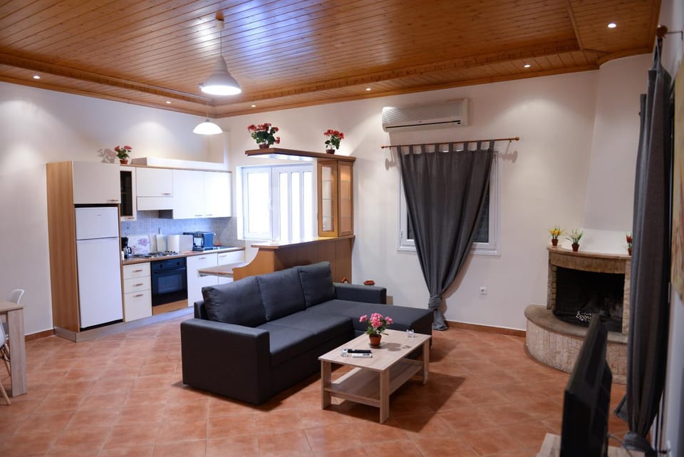 Kitchen or kitchenette, Living room