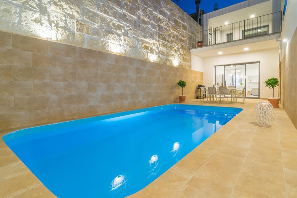 Patio, Swimming pool