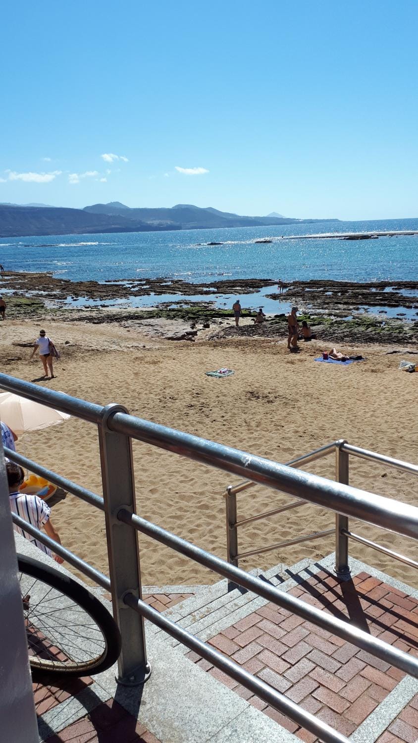 Apartamento amplio Canary Style, 1 Playa Canteras Apartment in Las Palmas de Gran Canaria