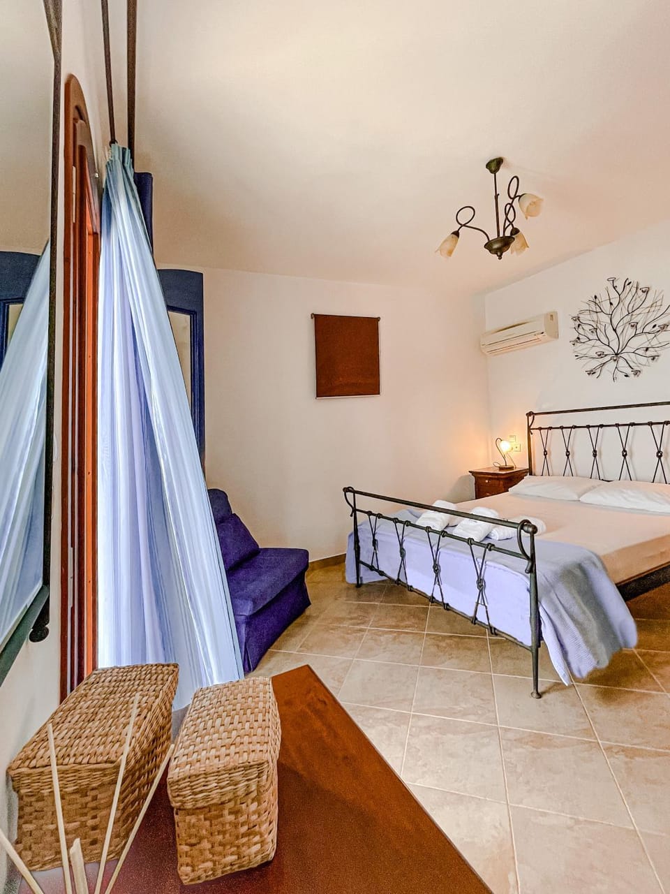 SERRAS ROOMS Bed and Breakfast in Islands