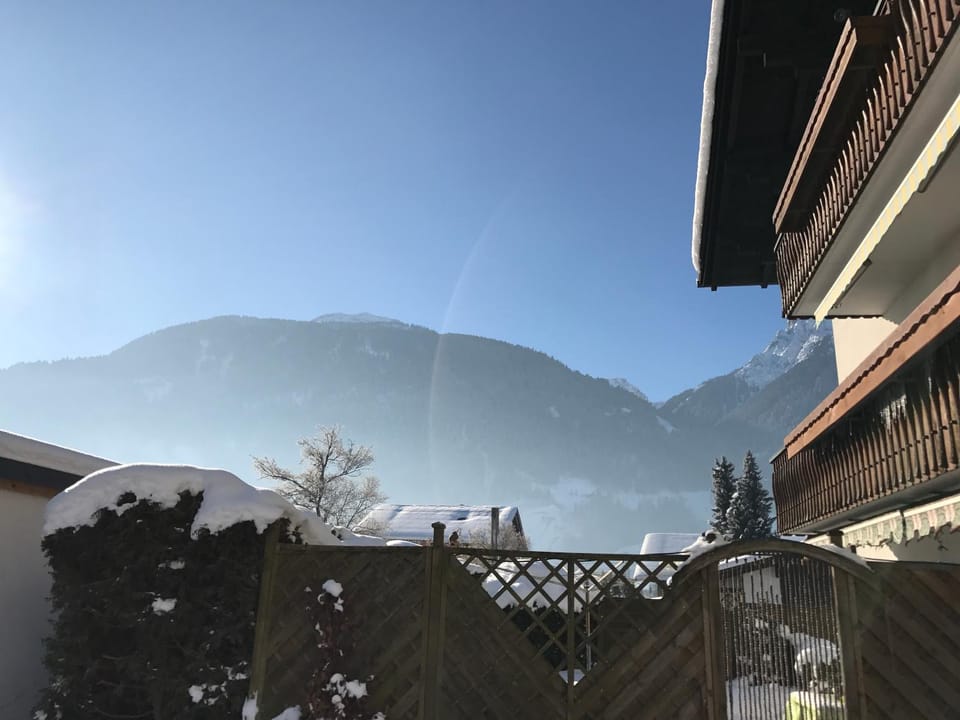 Balcony/Terrace, Mountain view