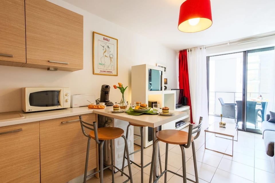 Living room, Dining area, kitchen