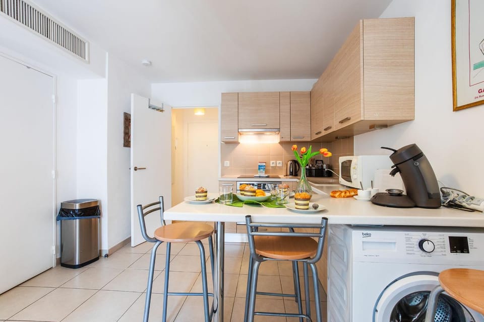 Coffee/tea facilities, minibar, pet friendly, washing machine, kitchen