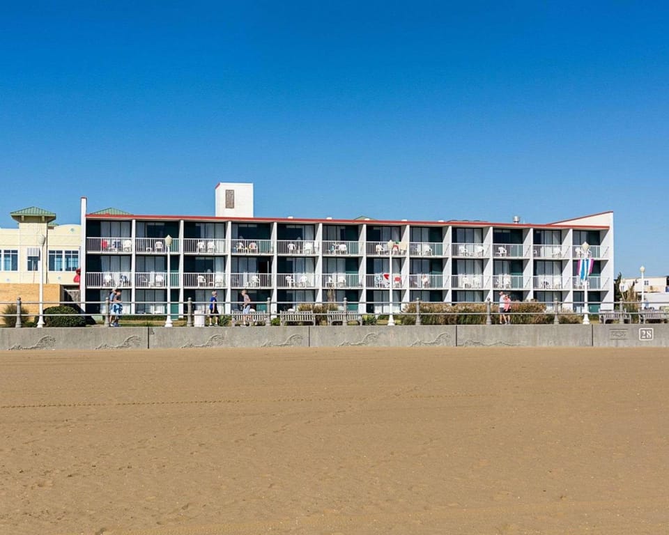 Property building, Nearby landmark, Beach, On site