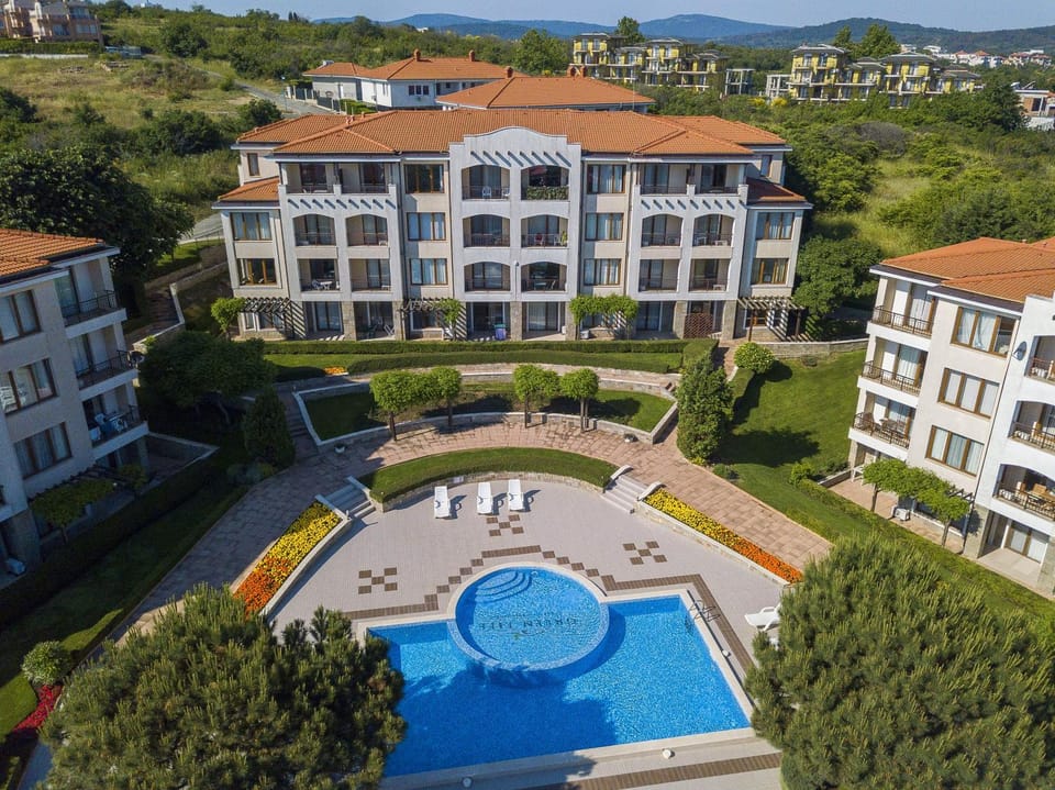 Property building, Swimming pool