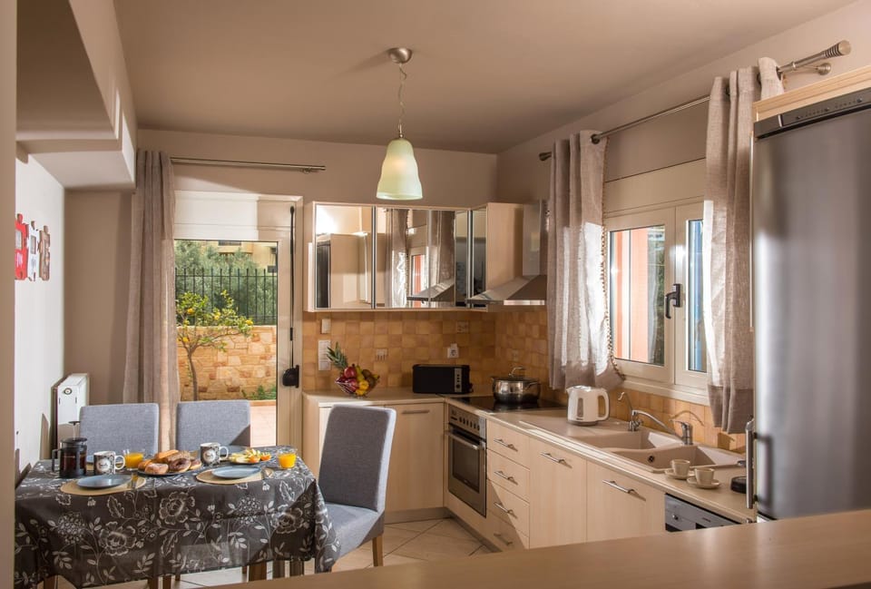 Sunshine Koutouloufari House in Crete