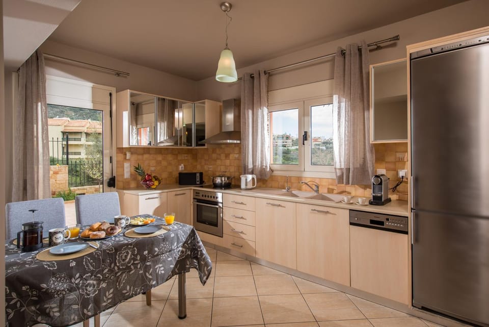 Sunshine Koutouloufari House in Crete