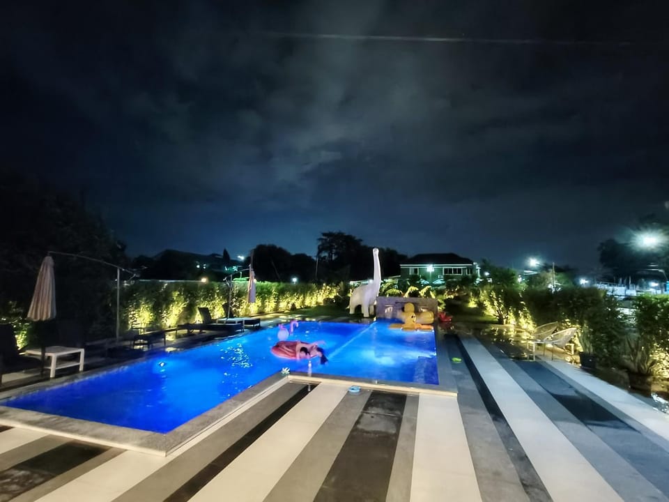 พรนับพันเพลส Hotel in Chiang Mai