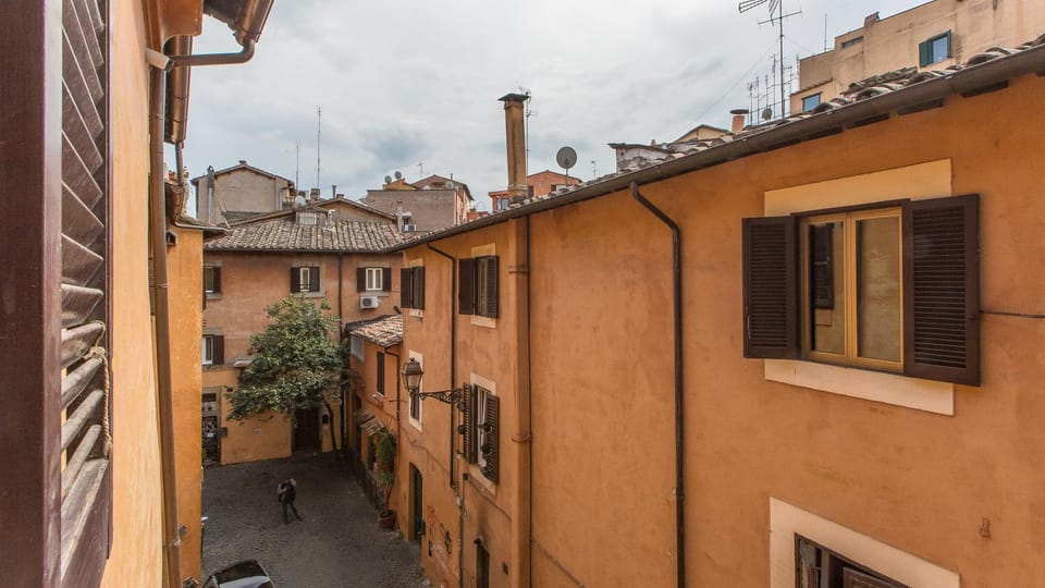 Neighbourhood, Street view