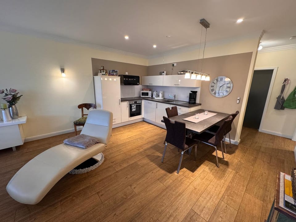 Kitchen or kitchenette, Living room, Dining area