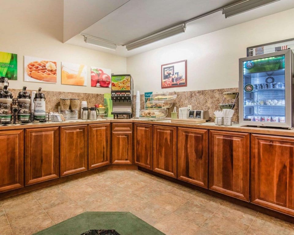 Restaurant/places to eat, Dining area, On site, Breakfast