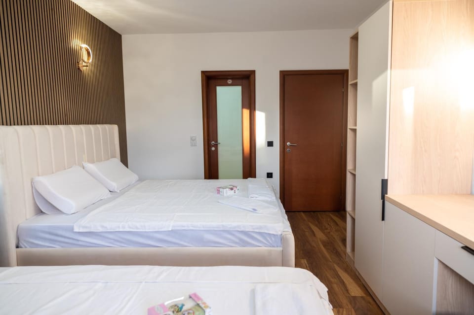 Bed, Photo of the whole room, wardrobe
