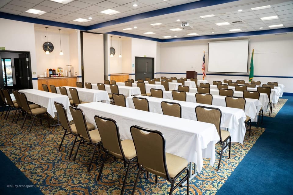 Banquet/Function facilities, Meeting/conference room