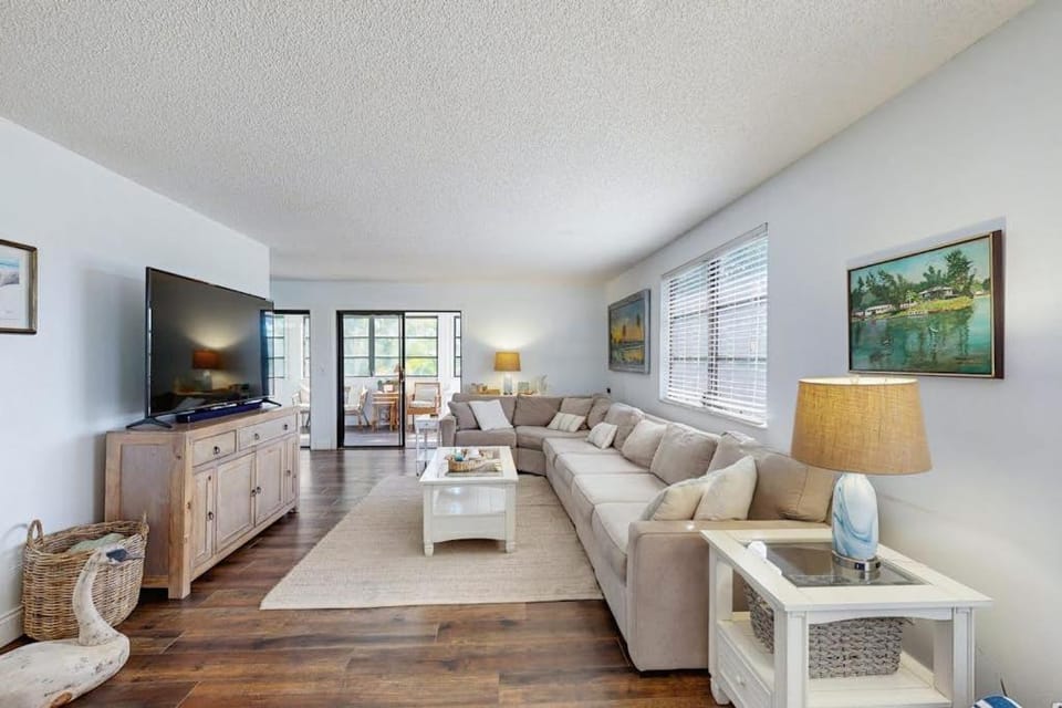 Beach to Bay Getaway House in Anna Maria Island