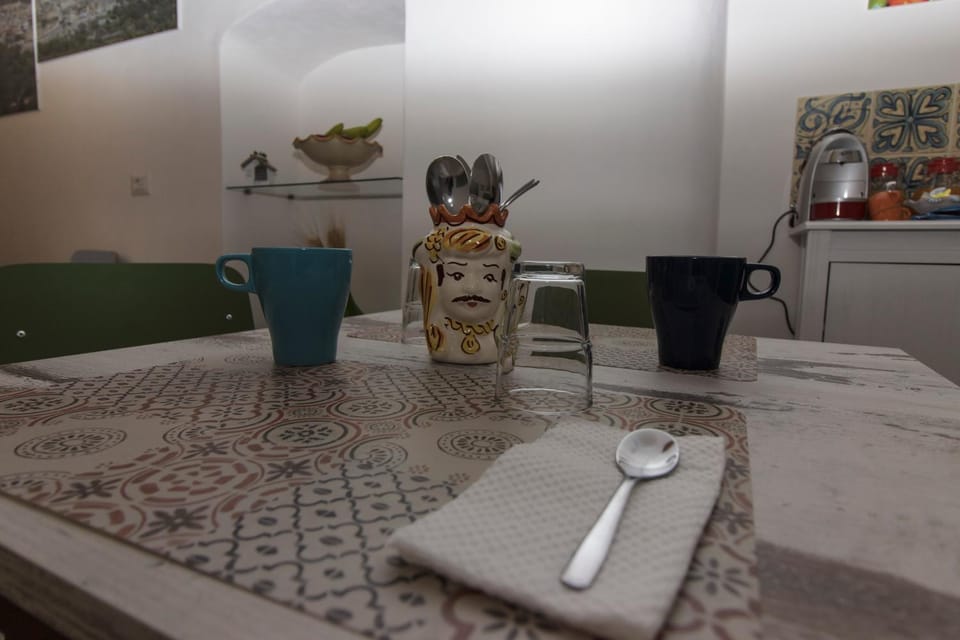Decorative detail, Dining area
