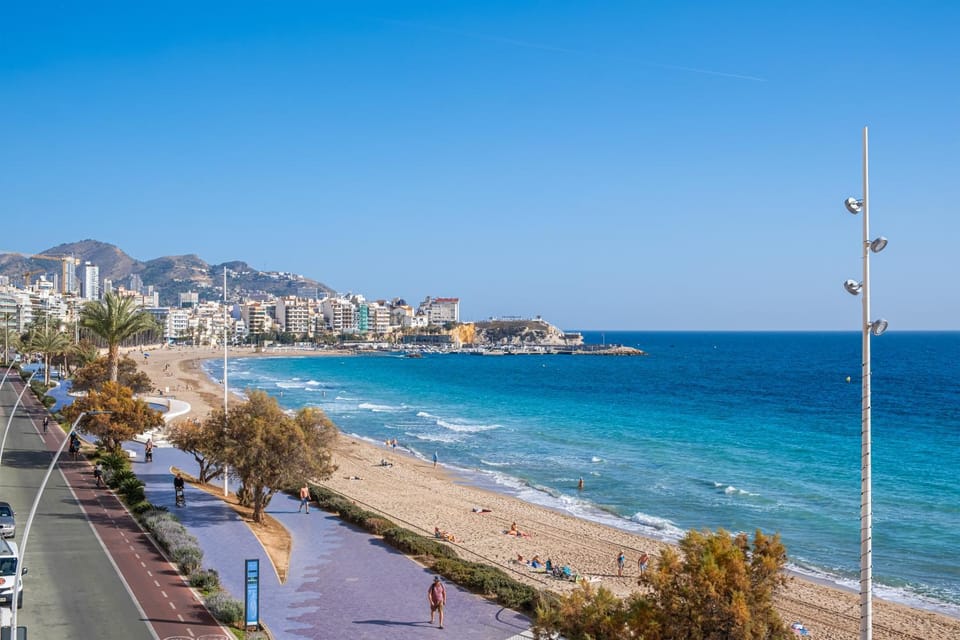 Nearby landmark, Off site, Day, Neighbourhood, Natural landscape, Beach, City view, Mountain view, Sea view