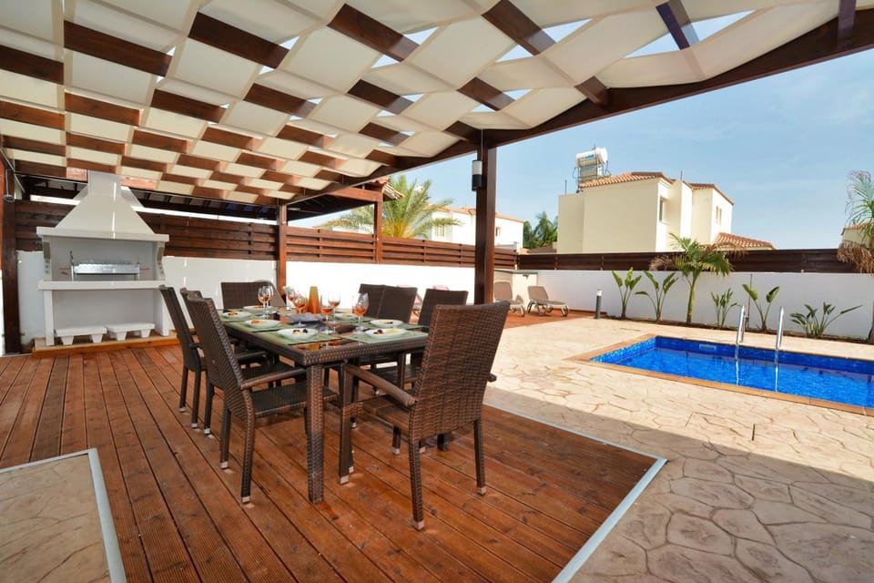 BBQ facilities, Seating area, Swimming pool