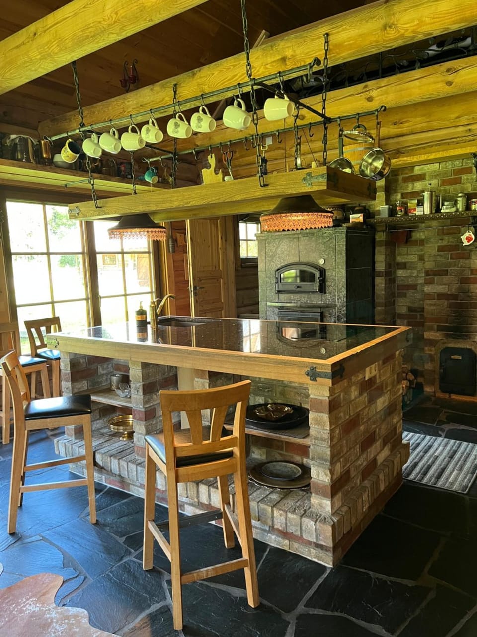 Kitchen or kitchenette, Lounge or bar, Seating area, Dining area, oven