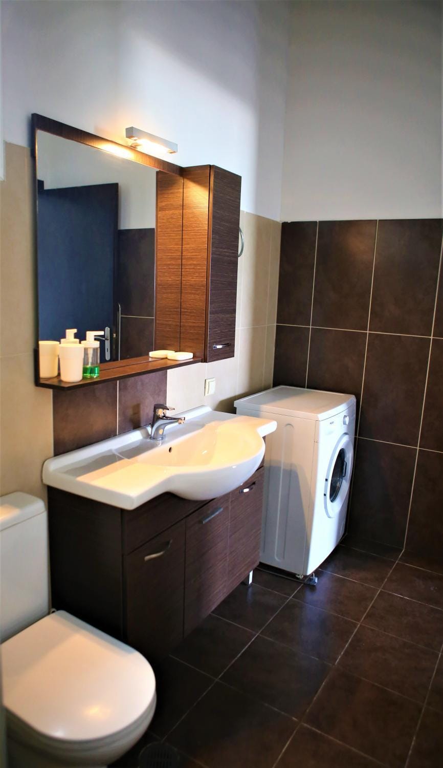 Shower, Toilet, Bathroom