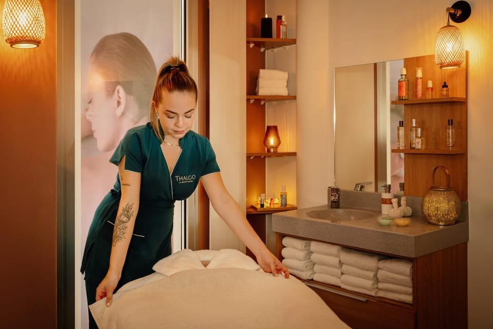 Massage, Spa and wellness centre/facilities