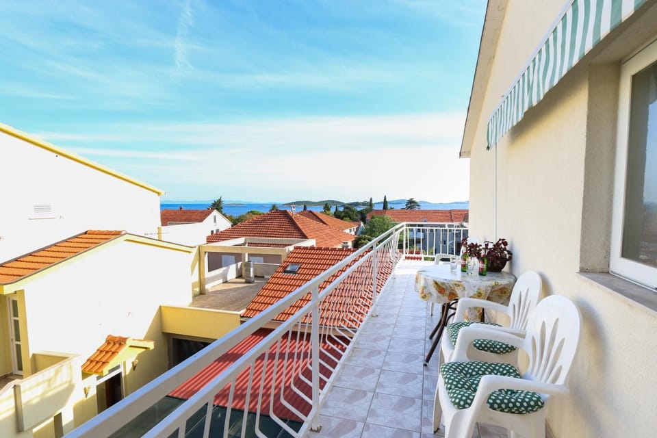 Balcony/Terrace, City view, Sea view, Street view